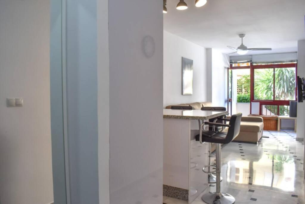 Apartamento En Urb Primera Linea De Playa Малага Экстерьер фото