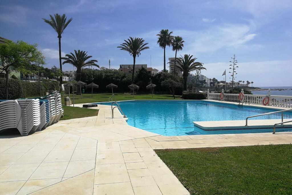 Apartamento En Urb Primera Linea De Playa Малага Экстерьер фото