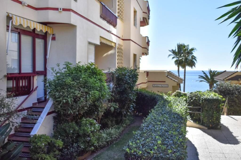 Apartamento En Urb Primera Linea De Playa Малага Экстерьер фото
